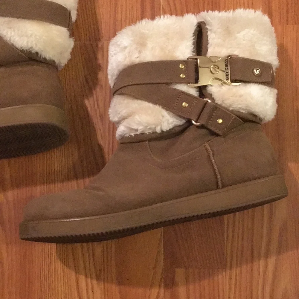 G by Guess Fur lined boots size 9 M (Z)